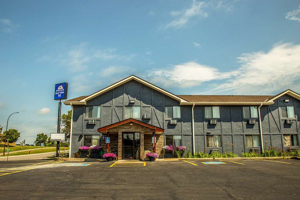 Americas Best Value Inn & Suites Detroit Lakes Exterior foto