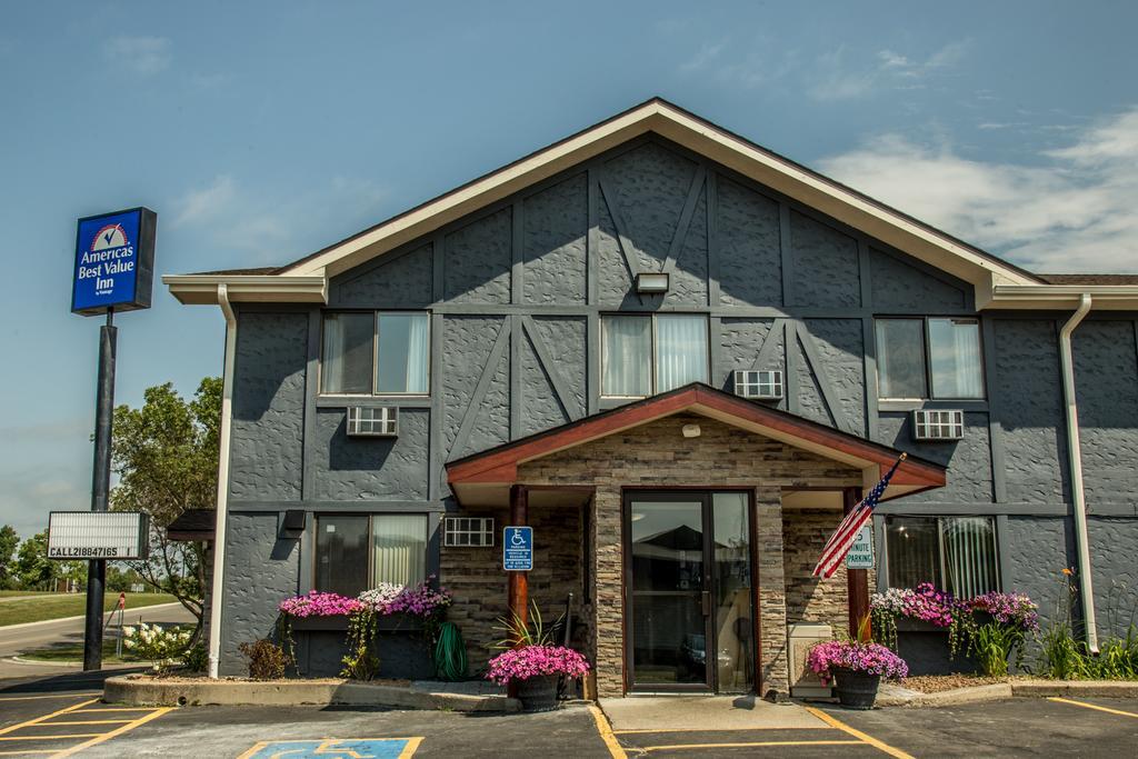 Americas Best Value Inn & Suites Detroit Lakes Exterior foto