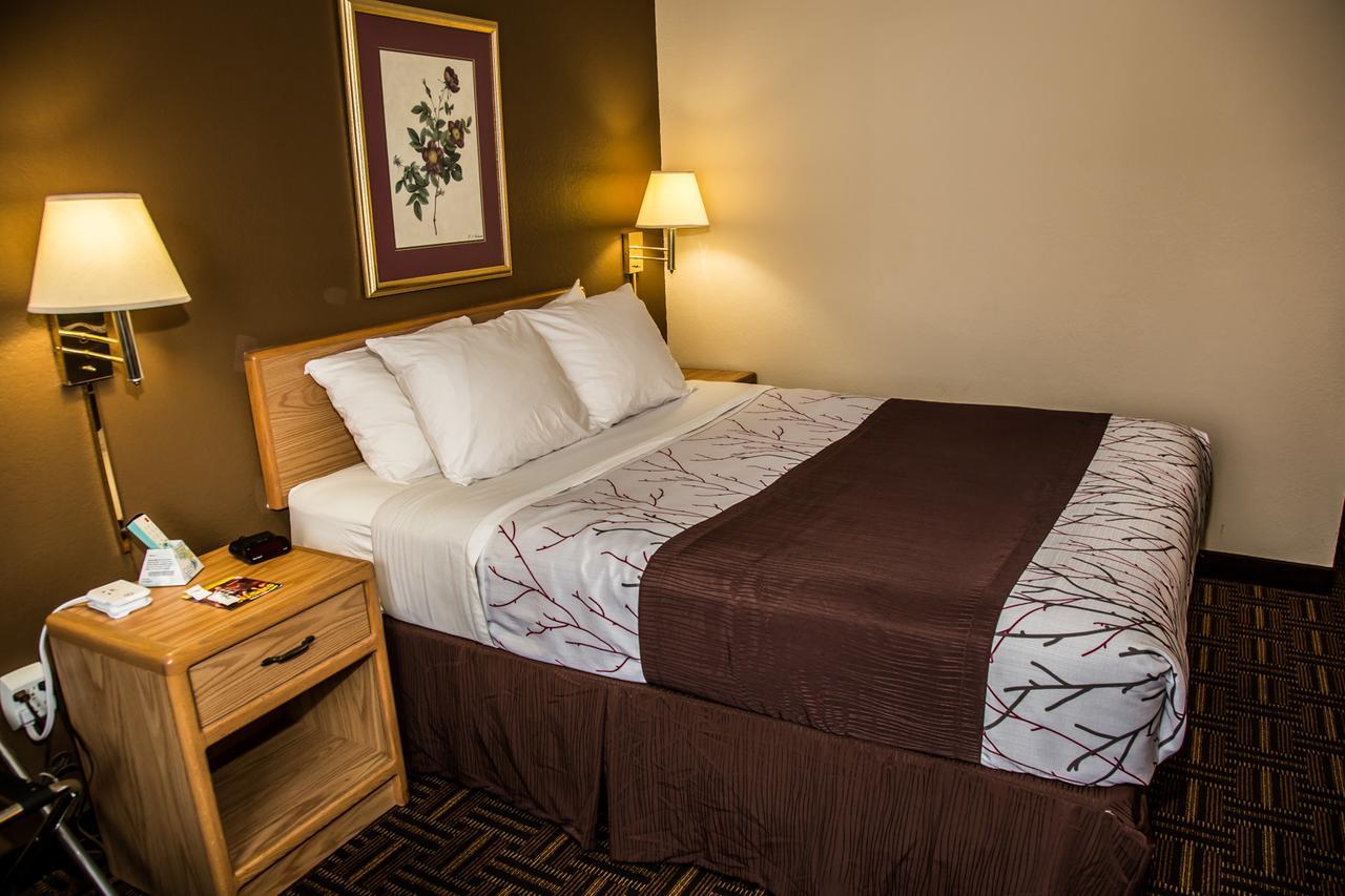 Americas Best Value Inn & Suites Detroit Lakes Exterior foto