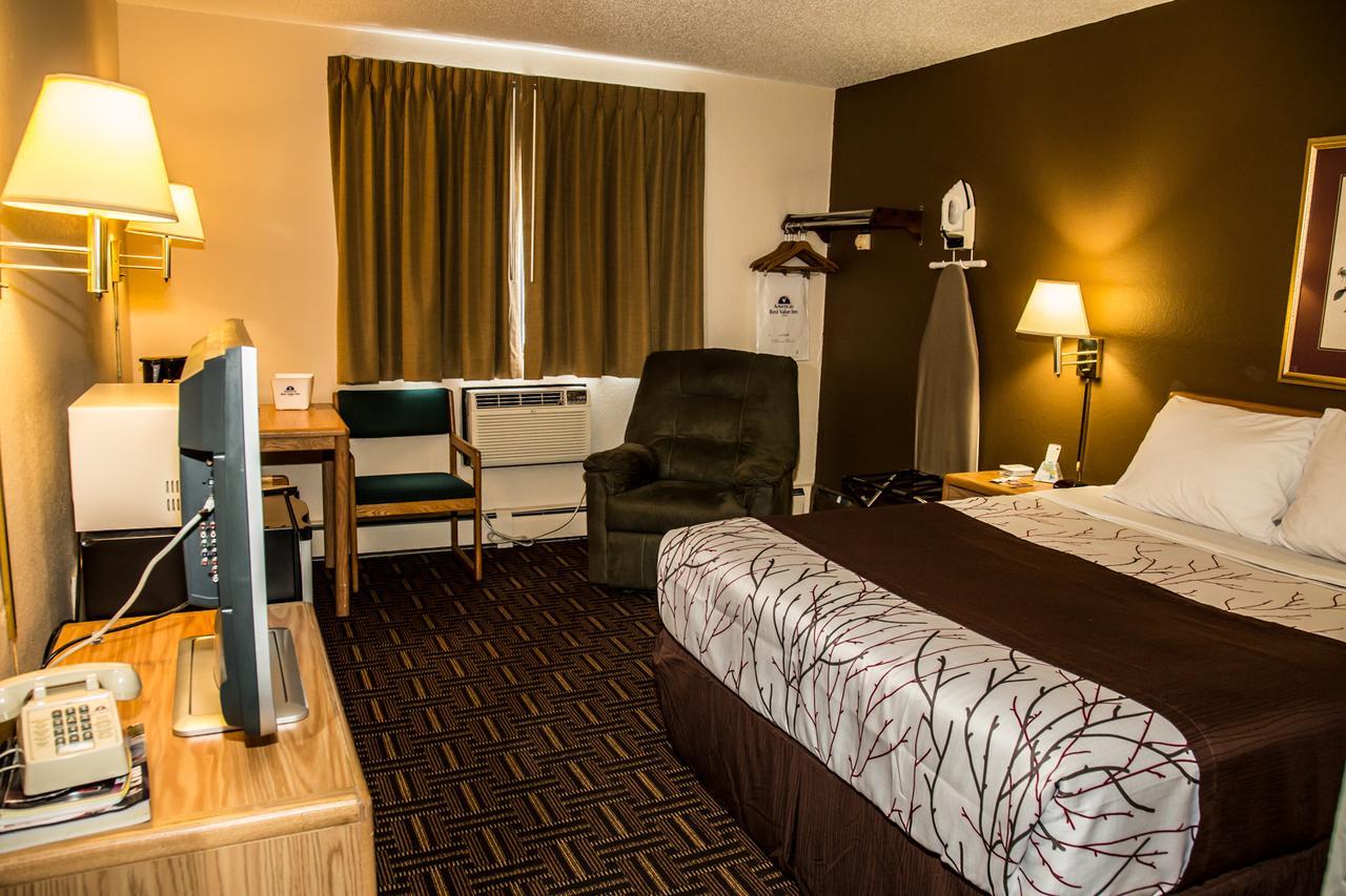 Americas Best Value Inn & Suites Detroit Lakes Exterior foto