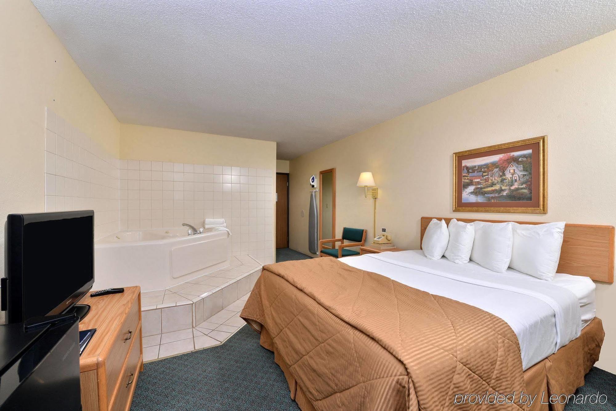 Americas Best Value Inn & Suites Detroit Lakes Exterior foto