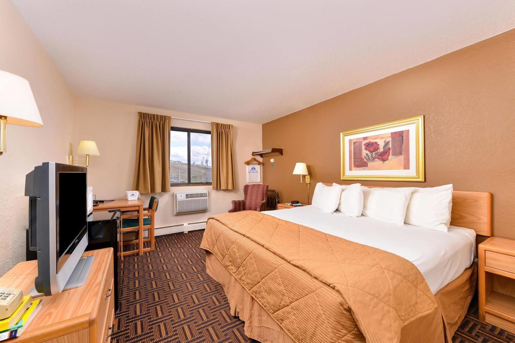 Americas Best Value Inn & Suites Detroit Lakes Exterior foto