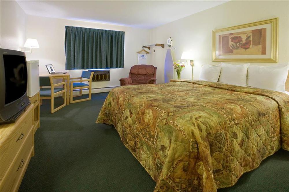 Americas Best Value Inn & Suites Detroit Lakes Habitación foto